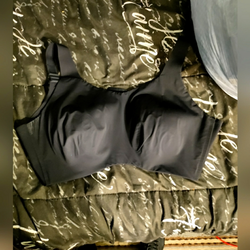 Knix bra size 8+=(40F, 42E, 42F)